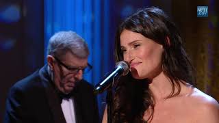 Idina Menzel &amp; Marvin Hamlisch perform "What I Did For Love" at the White House (2010)