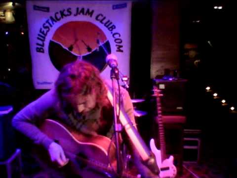 Declan McClafferty plays Bluestacks Jamclub 10th April 2011