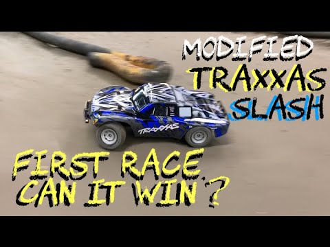 Traxxas Slash vs Team Associated Short Course Racing