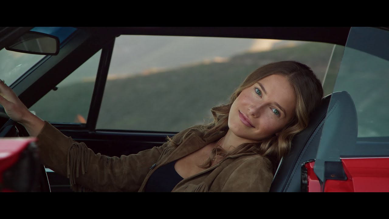 Caroline Jones - Chasin' Me