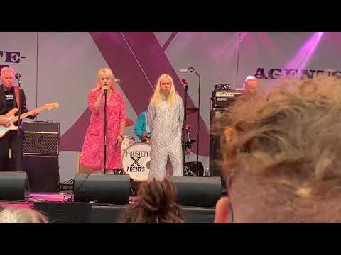Maustetytöt x Agents - Ajomies. Live at Tapiola Festival. Espoo, Finland 20.08.2022