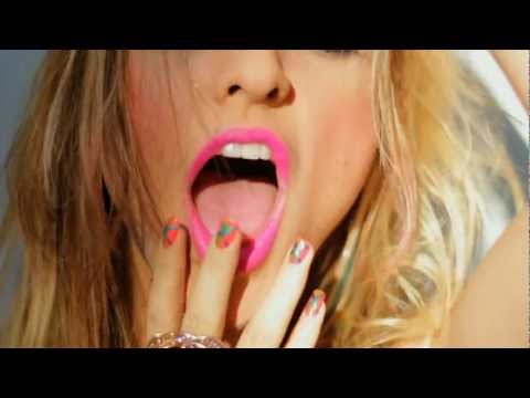 Sara Tunes - Beautiful Life ( Official Video )