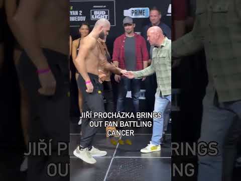 Jiří Procházka brought a fan battling cancer to the #UFC311 weigh-ins.