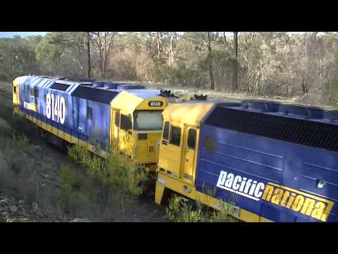 Pacific National 8140 - 8131 with a empty garbage train at Bargo - Australian Trains