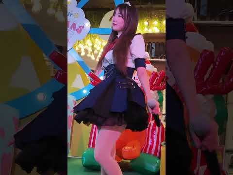 230102 (Kirin Fancam) Miruku - Heart Sunglasses @ The Greatest Christmas Funfair 2023 - Terminal 21