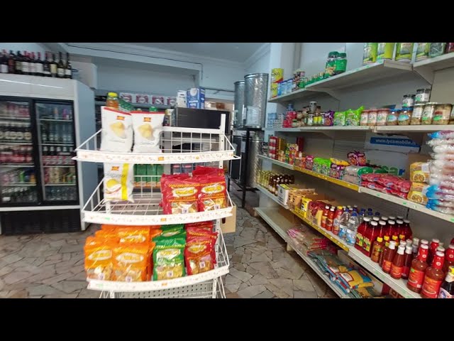 vendesi fondo mq 100 via De Pretris