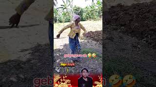 Download lagu Funny Dancing Mother mp3