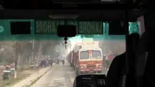 preview picture of video 'crossing the wagha border from pakistan side by bus'