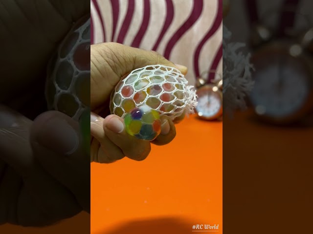 Vídeo relacionado con Augesak 12 Piezas Mini Fútbol, Pelota Antiestres, Pelotas Pequeñas de Espuma, Squeeze Ball, Pelota Saltarina