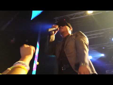 LEESSANG SG SHOWCASE - The girl who can't breakup and the guy who can't leave