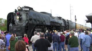 preview picture of video 'UP No. 844 in Ennis, TX on 4/11/2010 (long version)'