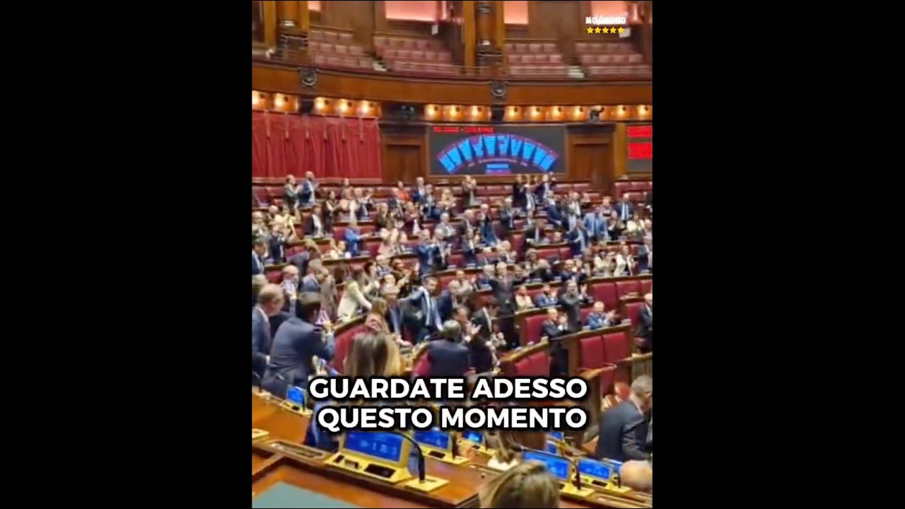 SILVESTRI: "GUARDATE COME FESTEGGIANO PER UNA LEGGE CHE GLI SALVA LA POLTRONA"