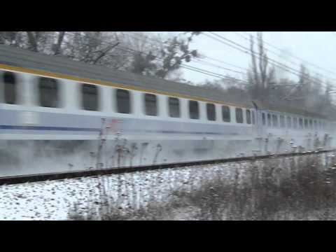 EP09 z IC 3606 MALCZEWSKI i śnieżna zadymka.