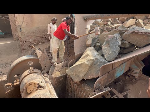 Massive Hopper Jam Cleared With Hammer | Giant Rocks Block Stone Crusher! 