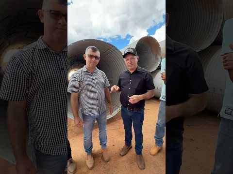 Tubos corrugados para melhorar a infraestrutura das estradas de Rio Crespo.