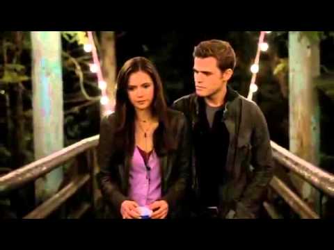 TVD 1X01 Stefan Elena talk at the back to school party