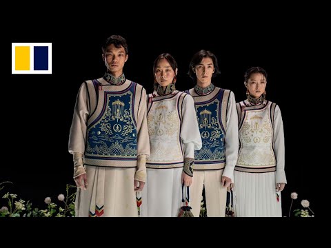 モンゴル代表、見事な五輪衣装で際立つ (Mongolia team stands out with stunning Olympic attire)