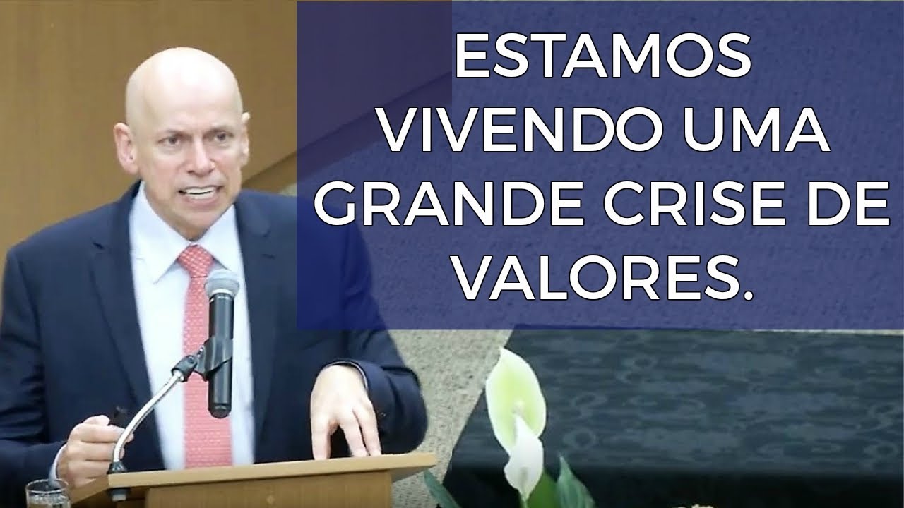 LEANDRO KARNAL - Estamos vivendo uma grande crise de valores.