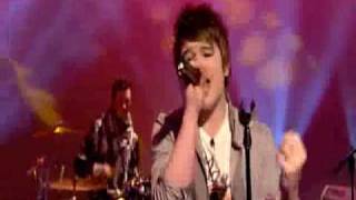 Eoghan Quigg - 28,000 Friends (Live GMTV 2/4/2009)