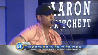 Aaron Pritchett performs 'Out Of The Blue'
