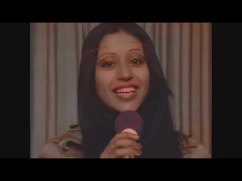 Achot Lanu Ketanah 1976 - Ofra Haza with the Shechunat Hatikvah Workshop Theatre