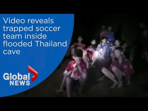 Video captures moment divers reach missing soccer team in Thai cave