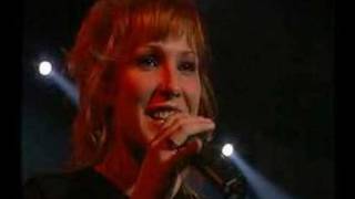 Malú. Sin ti todo anda mal.(directo)