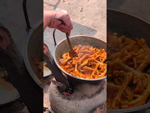 Authentic Bangladeshi Chicken Feet Curry | Outdoor Cooking in Most Populated City 🇧🇩 #outdoorcooking