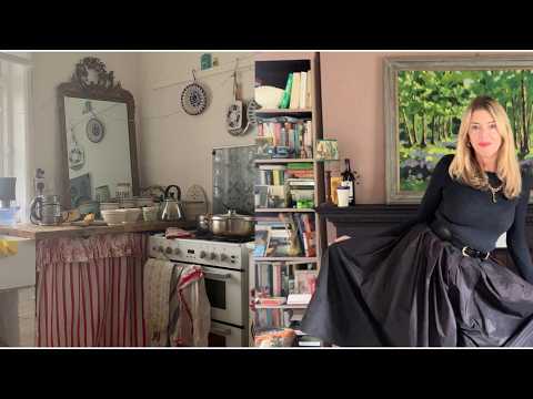 Eclectic style and the best English country house thrifting I have ever seen!