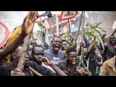 RUTO supporter almost beaten like a burukenge by RAILA supporters during debate for insulting RAILA