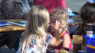 preview picture of video 'Kinderfest vor der 16. Montagsdemo 2.0 Neubrandenburg am 02.06.2014'