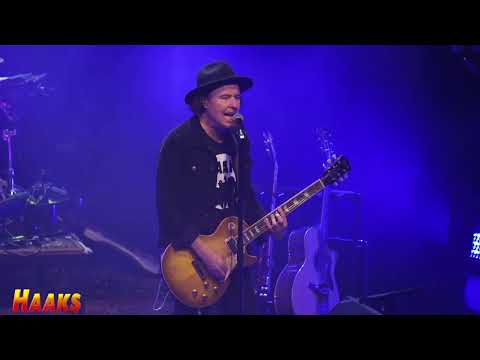 Haaks - Rocking all over the world