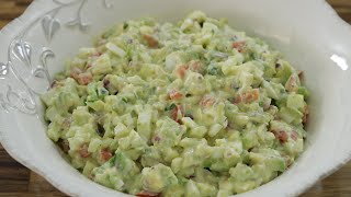 סלט אבוקדו וביצים