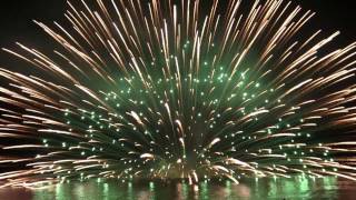 preview picture of video '2012 熊野大花火大会 三尺玉海上自爆 (Kumano Fireworks)'