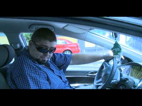 Titi Aur vs Sofer cu tupeu