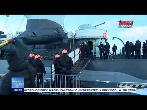 Holowanie okrętu ORP Błyskawica