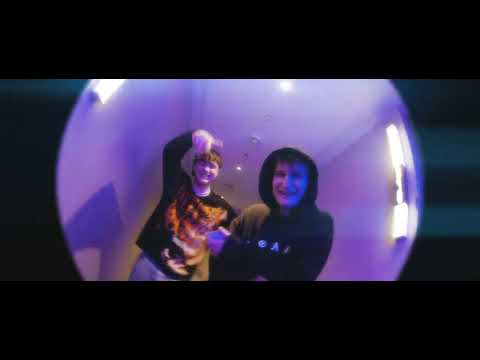 YBRE x loufre - Baddies Im Hotelroom