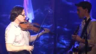 15 The Infamous Stringdusters 2014-04-18 Summercamp - Walking On The Moon