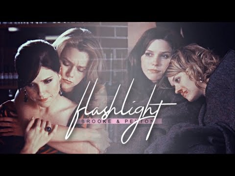 Brooke & Peyton | Flashlight