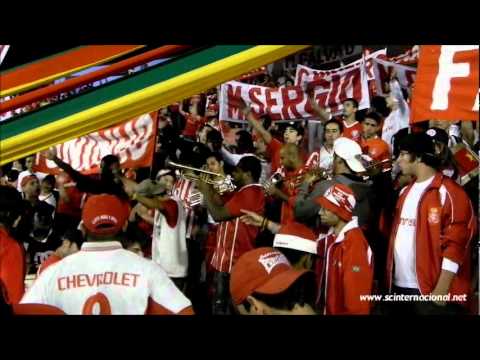 "Entrada banda Guarda Popular - Inter 2 x 0 Emelec - Libertadores 2011" Barra: Guarda Popular • Club: Internacional