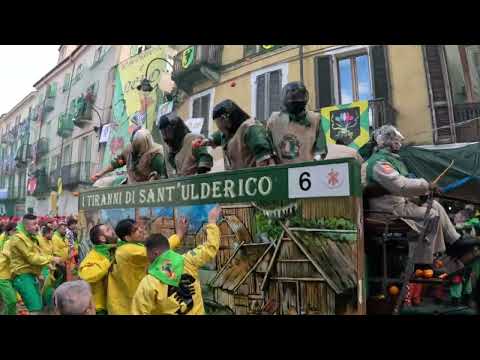 "Gli Scudieri del Re" alla battaglia delle arance dello Storico Carnevale di Ivrea