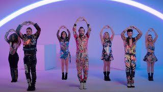 Quédate Lyrics English Translation