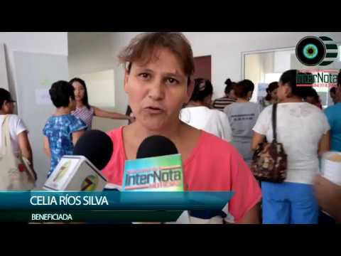ENTREGA PUERTAS A VECINOS DE LA COLONIA SAN JUAN Y ARTURO MARROQUIN