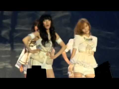 Girls' Generation - The Boys @ MAMA Singapore (29/11/2011)