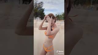 【おっぱい】 tiktok 下チチｗｗ 水着が合ってませんｗ #Shorts