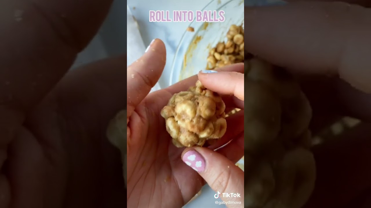 Peanut Butter & Chocolate Cereal Bites😋🤎 #snack #vegan #dessert #recipe #breakfastrecipe #healthy