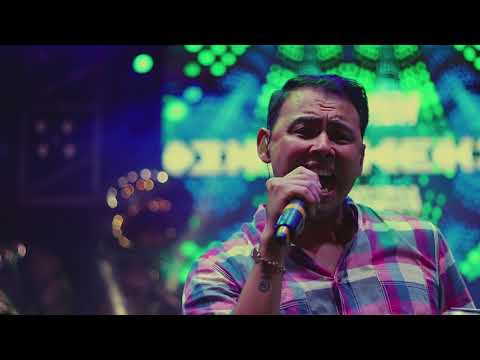 Banda Elemental Ft. El Yaki - Domingo Ya Se Casa (En Vivo )