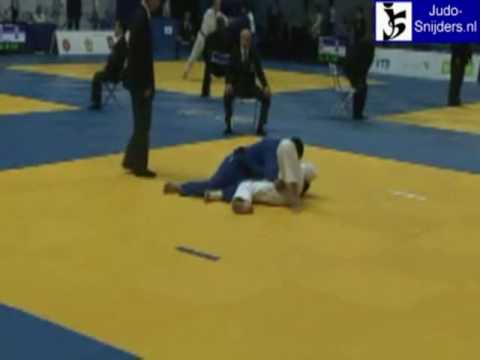 Judo 2009 Moscow: Kata (JPN) - Bozorov (TJK) [-81kg].