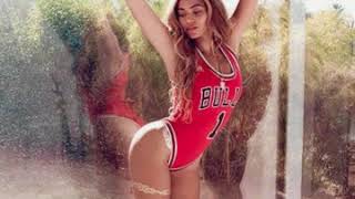 Beyonce poses naked for jay z