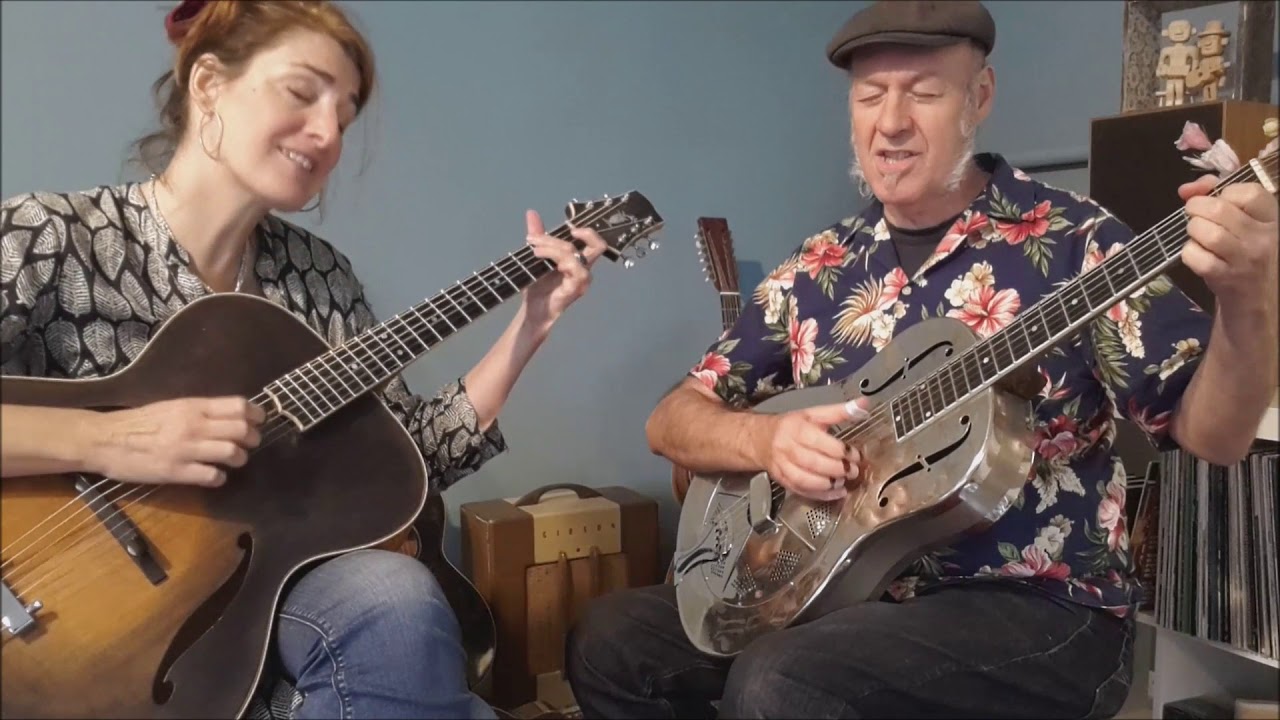 The Red Hot Serenaders - In The Wee Midnight Hours